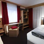 Zur Bruecke Hotell 2*
