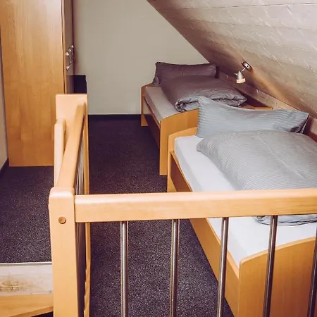 Zur Brücke Hotel 2*