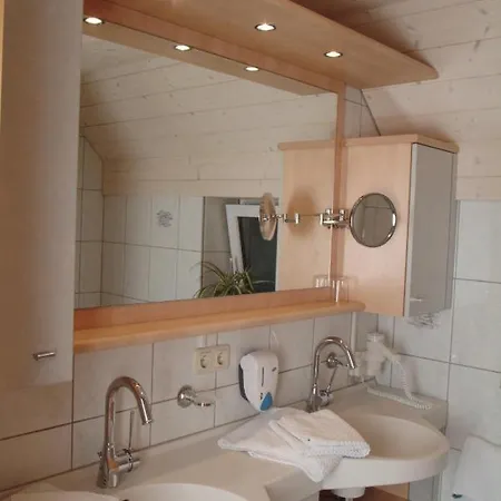 Zur Bruecke 2* Kaufering