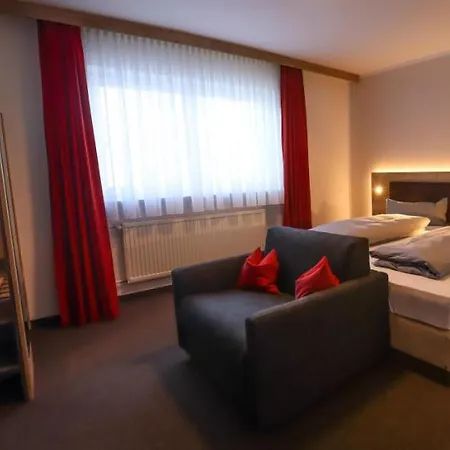 Hotel Zur Brücke 2*