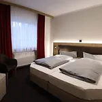 Zur Bruecke Hotell