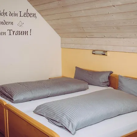 Hotel Zur Bruecke 2*