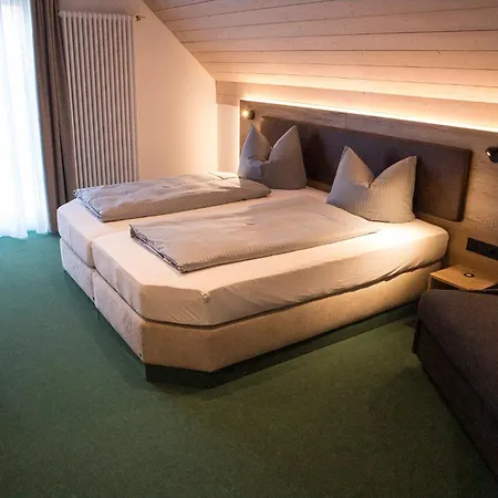 Zur Bruecke Hotell 2*