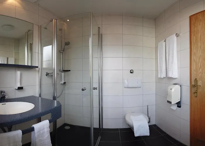 Hotel Zur Brücke 2*